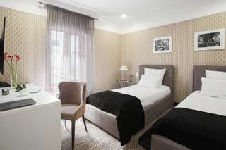 Отель Wall Street by Ribas Одесса Большой двухместный номер с 1 кроватью или 2 отдельными кроватями-2