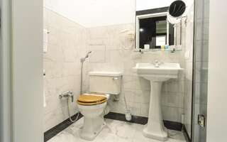 Отель Wall Street by Ribas Одесса Большой двухместный номер с 1 кроватью или 2 отдельными кроватями-7