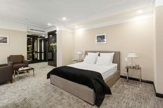 Отель Wall Street by Ribas Одесса Полулюкс-1